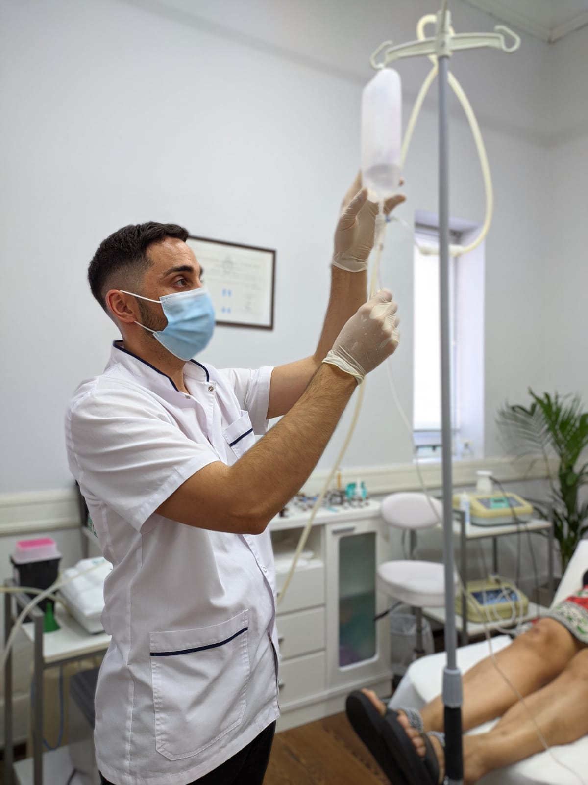 Dr. Paira Leandro